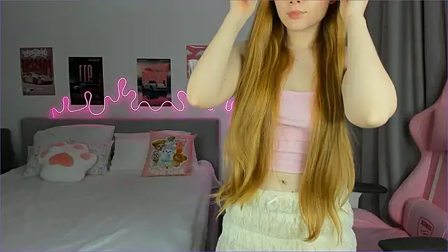 Snapshot of EvaRaee chatting on March 15, 2026, 3:57 am EvaRaee online show from March 15, 2026, 3:57 am