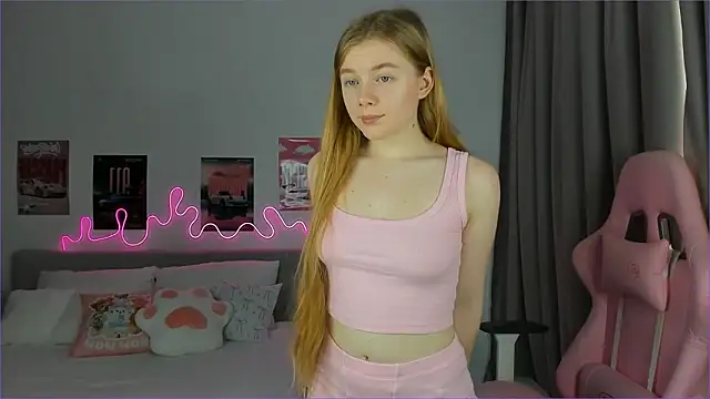 Snapshot of EvaRaee chatting on March 21, 2026, 8:19 am EvaRaee online show from March 21, 2026, 8:19 am