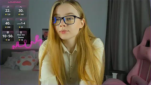 Snapshot of EvaRaee chatting on March 10, 2026, 3:43 am EvaRaee online show from March 10, 2026, 3:43 am