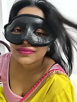 Cute-aryaa online show from April 27, 2026, 3:32 pm