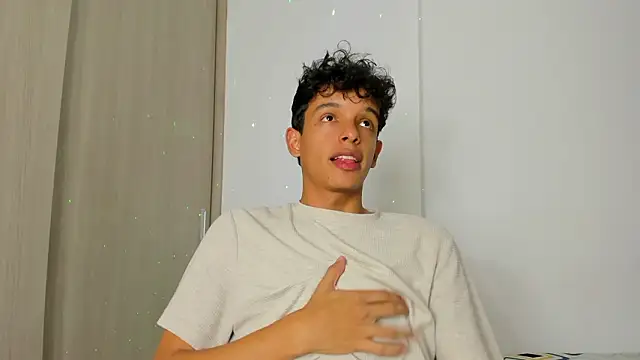 Maxfrost1 online show from February 26, 2026, 7:47 pm