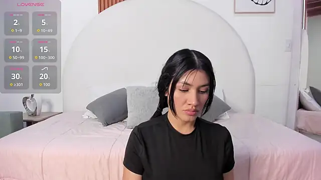 Snapshot of Violett_Rosse_ chatting on May 22, 2026, 4:16 pm Violett Rosse online show from May 22, 2026, 4:16 pm