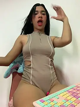 Snapshot of Lily_em chatting on May 13, 2026, 12:56 pm Lily em online show from May 13, 2026, 12:56 pm