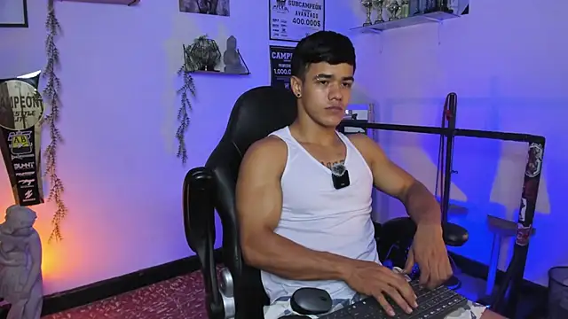 Snapshot of Rob_zaens33 chatting on March 11, 2026, 4:34 pm Rob zaens33 online show from March 11, 2026, 4:34 pm