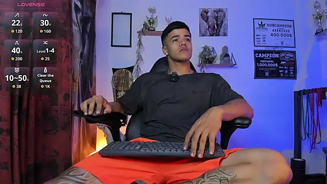 Snapshot of Rob_zaens33 chatting on April 12, 2026, 4:32 pm Rob zaens33 online show from April 12, 2026, 4:32 pm