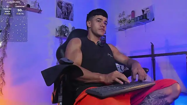 Snapshot of Rob_zaens33 chatting on March 17, 2026, 2:09 pm Rob zaens33 online show from March 17, 2026, 2:09 pm