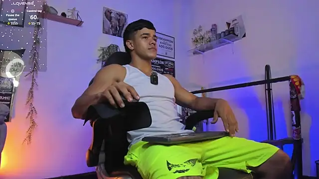 Snapshot of Rob_zaens33 chatting on March 23, 2026, 4:07 pm Rob zaens33 online show from March 23, 2026, 4:07 pm