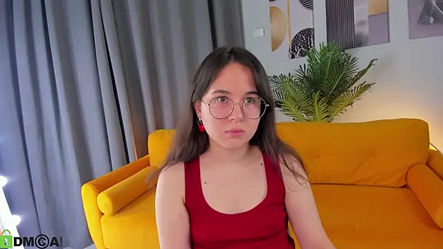 leylamirage online show from May 3, 2026, 12:20 pm