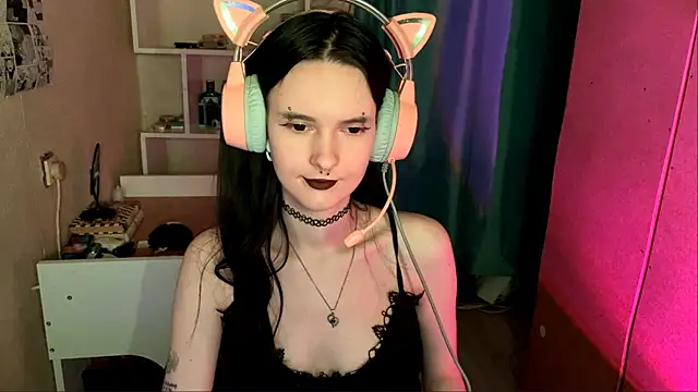 MabelDefina online show from May 16, 2026, 5:39 am