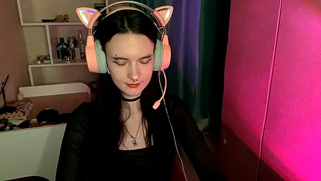 MabelDefina online show from May 14, 2026, 5:04 am
