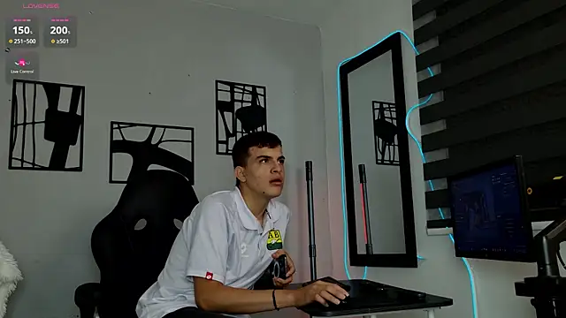 nico pelusa online show from April 6, 2026, 10:38 am