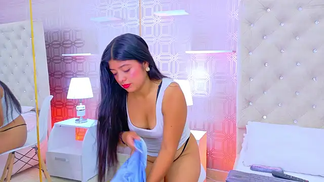 Snapshot of Khloe_Moon chatting on March 22, 2026, 7:59 pm Khloe Moon online show from March 22, 2026, 7:59 pm