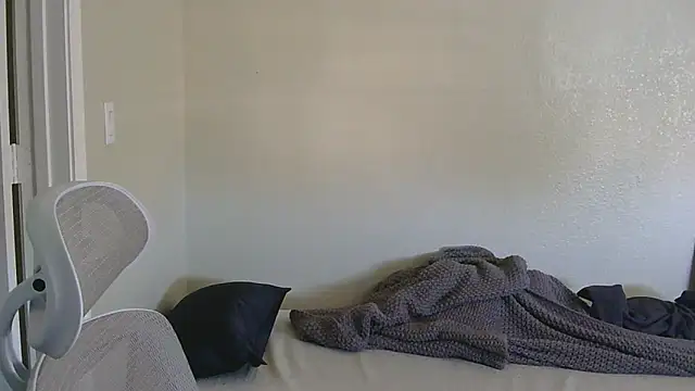 Snapshot of nigeleros chatting on May 15, 2026, 4:38 pm nigeleros online show from May 15, 2026, 4:38 pm