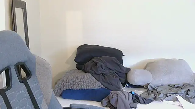 Snapshot of nigeleros chatting on February 19, 2026, 7:55 pm nigeleros online show from February 19, 2026, 7:55 pm