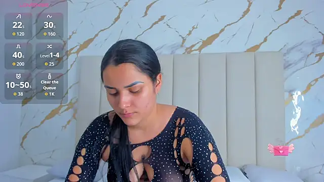  ashley thompson  online show from April 14, 2026, 7:52 pm