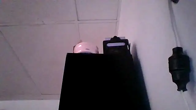 pocahontas hotty online show from April 1, 2026, 6:05 pm