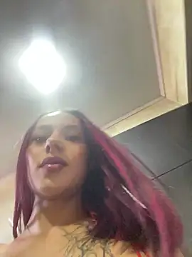 Snapshot of Emily-Fire chatting on February 17, 2026, 6:38 pm Emily-Fire online show from February 17, 2026, 6:38 pm