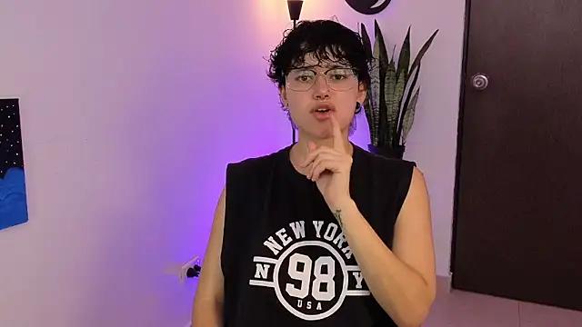 jeroharper  online show from April 14, 2026, 7:41 pm