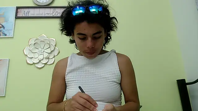 Snapshot of skinnysexy18 chatting on May 4, 2026, 7:50 pm skinnysexy18 online show from May 4, 2026, 7:50 pm