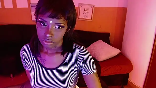 Snapshot of vickycat_x chatting on February 17, 2026, 10:18 pm vickycat x online show from February 17, 2026, 10:18 pm