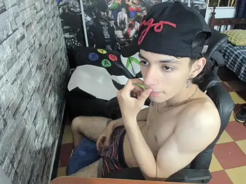 Snapshot of wex_077 chatting on March 4, 2026, 1:57 am wex 077 online show from March 4, 2026, 1:57 am