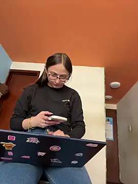 Snapshot of Aria__Rousse03 chatting on February 27, 2026, 2:06 pm Aria Rousse03 online show from February 27, 2026, 2:06 pm