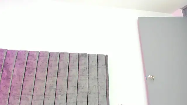Snapshot of Evelin__thompsson chatting on May 29, 2026, 3:12 am Evelin thompsson online show from May 29, 2026, 3:12 am