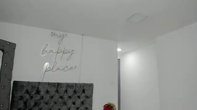 Snapshot of Evelin__thompsson chatting on April 23, 2026, 3:46 am Evelin thompsson online show from April 23, 2026, 3:46 am