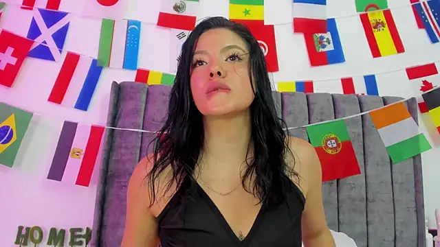 Snapshot of Evelin__thompsson chatting on July 7, 2026, 3:20 am Evelin thompsson online show from July 7, 2026, 3:20 am