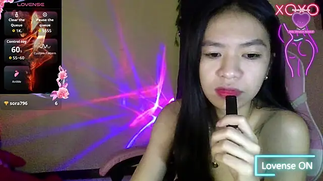 Luna Moonfang online show from May 5, 2026, 8:34 pm