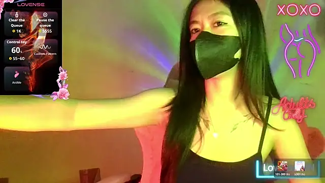 Luna Moonfang online show from May 13, 2026, 3:24 am
