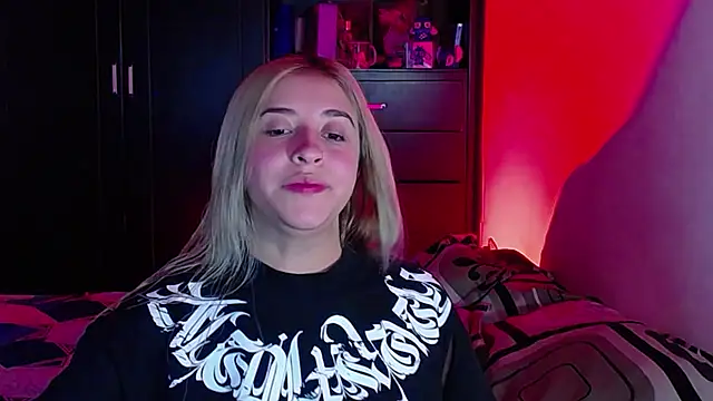 Snapshot of saradiazxxx chatting on March 1, 2026, 9:20 am saradiazxxx online show from March 1, 2026, 9:20 am