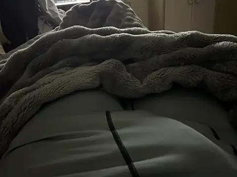 kakarot241515 online show from April 8, 2026, 3:52 am