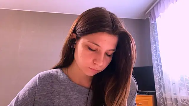 Snapshot of LunnaBliss chatting on April 27, 2026, 1:31 pm LunnaBliss online show from April 27, 2026, 1:31 pm