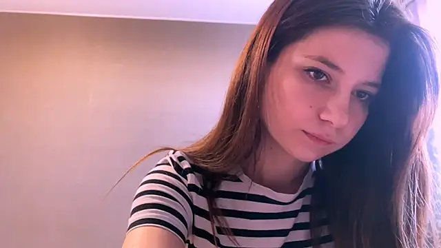 LunnaBliss online show from April 4, 2026, 2:34 pm