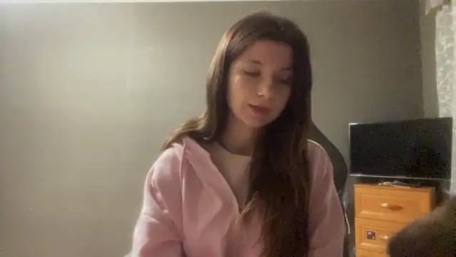 Snapshot of LunnaBliss chatting on February 25, 2026, 3:29 am LunnaBliss online show from February 25, 2026, 3:29 am