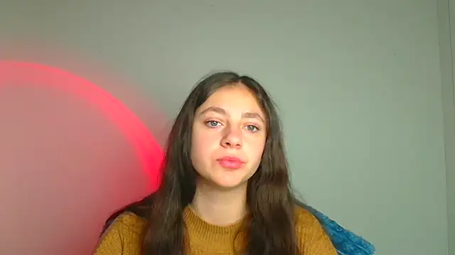 KissMeJulia online show from April 24, 2026, 5:42 am