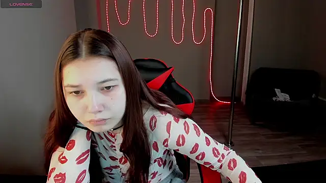 KatrineEvvans online show from February 25, 2026, 6:35 am