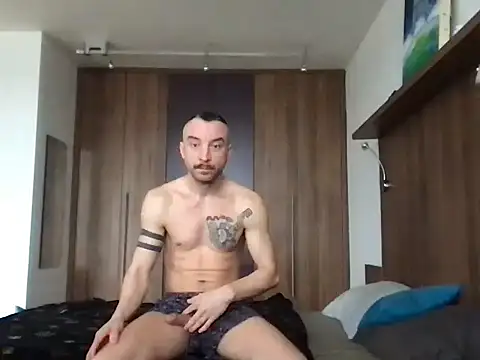 Snapshot of MikeVesrano chatting on February 18, 2026, 7:06 am MikeVesrano online show from February 18, 2026, 7:06 am