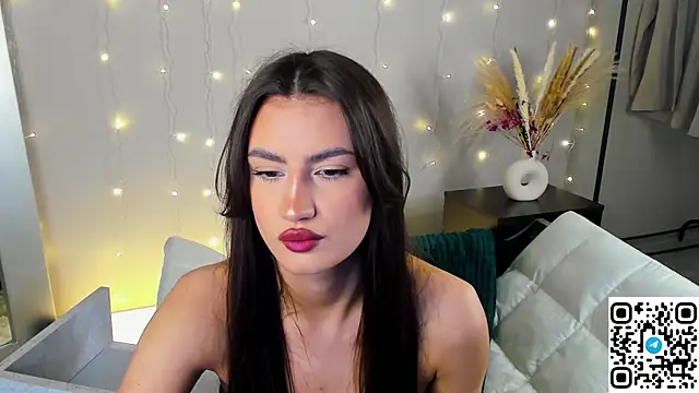 Adele Lanea online show from April 13, 2026, 7:56 am