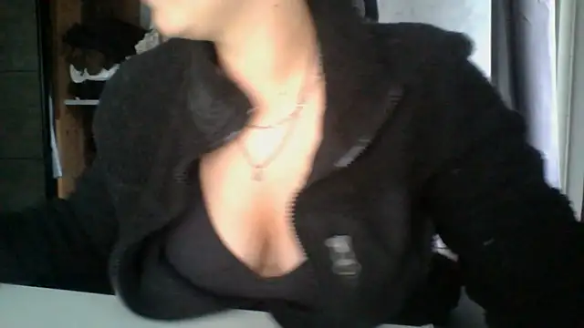 Snapshot of Geileboef28 chatting on July 8, 2026, 5:52 am Geileboef28 online show from July 8, 2026, 5:52 am