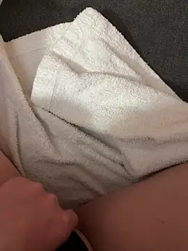 Frenchgirl45 online show from April 4, 2026, 10:49 pm