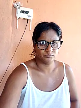 indianstrawberrylips4u online show from March 5, 2026, 6:32 am