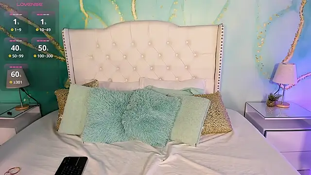 milkavelvett online show from March 24, 2026, 3:34 pm