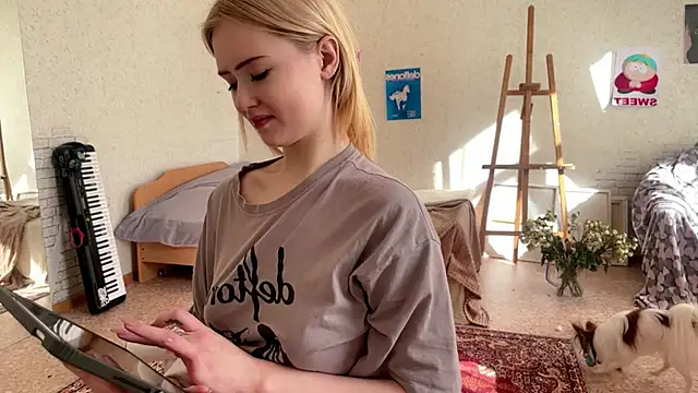 LotusHinata online show from March 10, 2026, 3:32 am