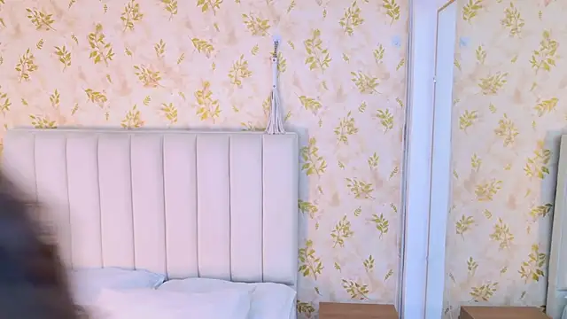 Snapshot of Alicie_Wonders chatting on February 24, 2026, 3:18 am Alicie Wonders online show from February 24, 2026, 3:18 am