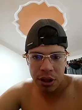 manhotxxx11 online show from June 24, 2026, 4:11 am