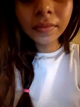 Snapshot of cute_girl_29 chatting on August 6, 2026, 8:09 am cute girl 29 online show from August 6, 2026, 8:09 am