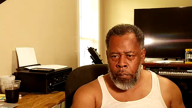 Cleozevo1961 online show from July 25, 2026, 2:34 pm