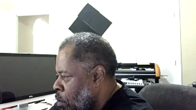 Snapshot of Cleozevo1961 chatting on May 16, 2026, 4:06 pm Cleozevo1961 online show from May 16, 2026, 4:06 pm
